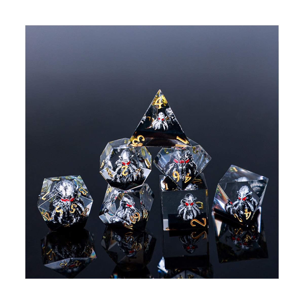 Arachnid Inclusion Sharp-Edge Resin Dice Set