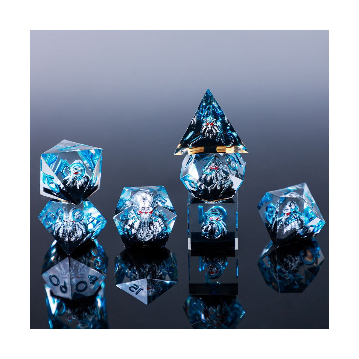 Arachnid Inclusion Sharp-Edge Resin Dice Set detail 7