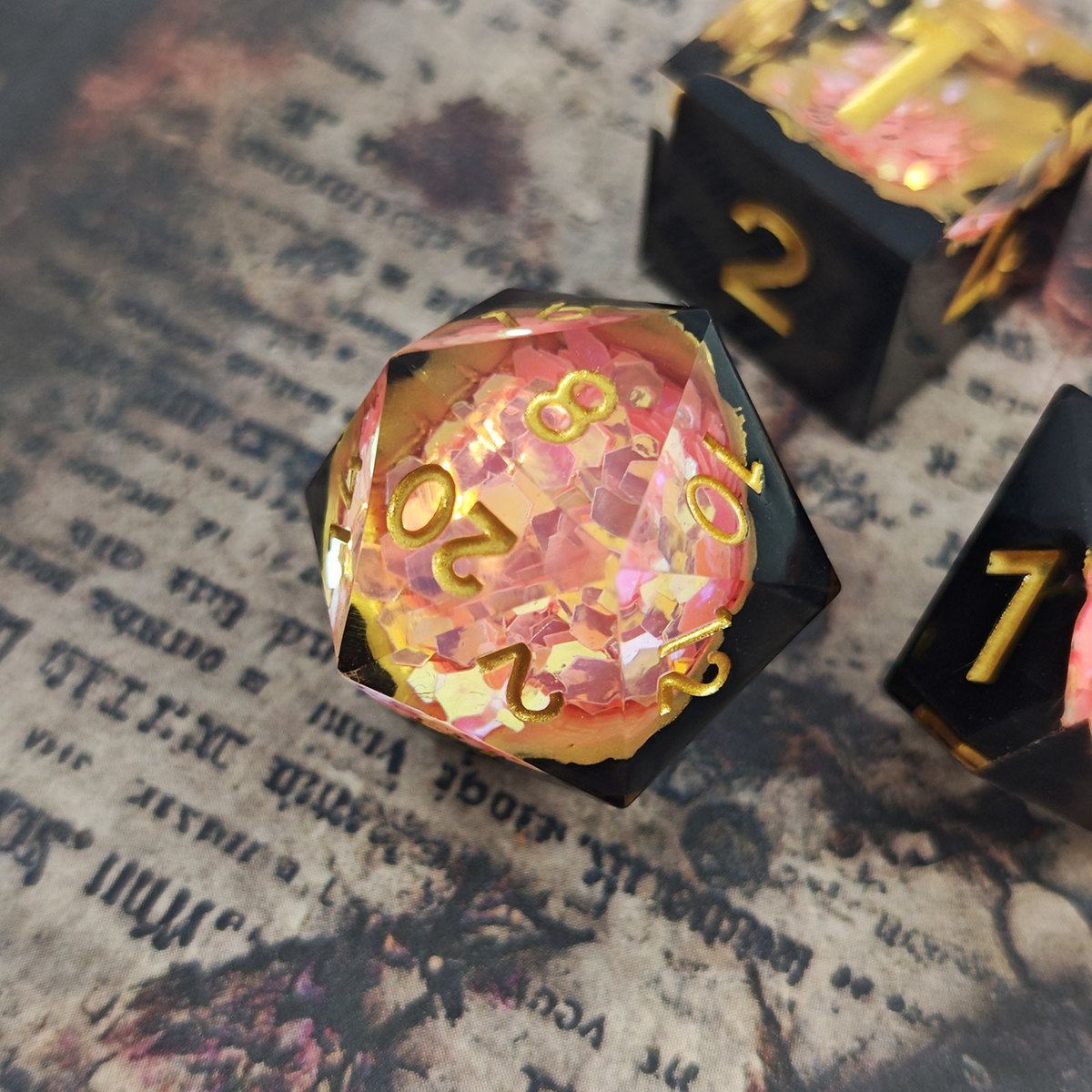 Mechanical Gear Core Resin Dice Set detail 8