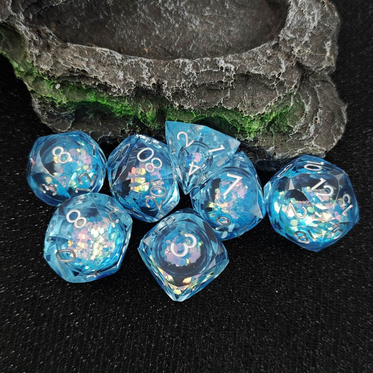 Liquid-Core Quicksand Resin Dice Set detail 2