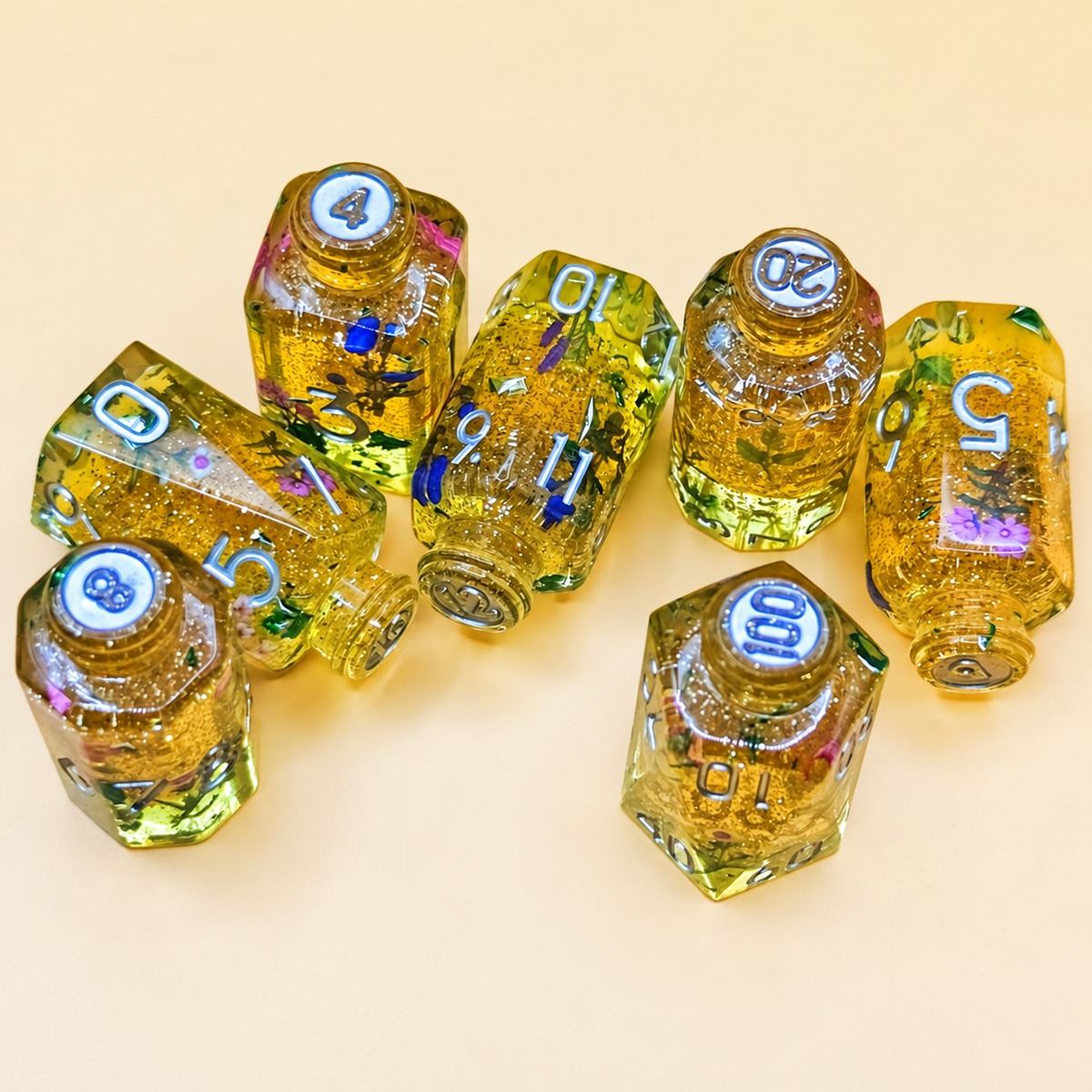 Familiar Spirit Potion Bottle Resin Dice Set detail 4
