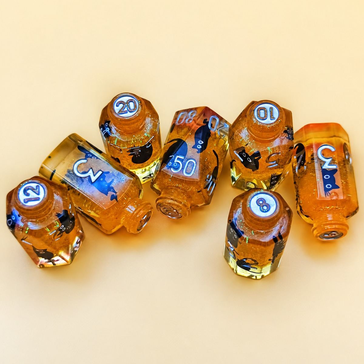 Familiar Spirit Potion Bottle Resin Dice Set detail 5