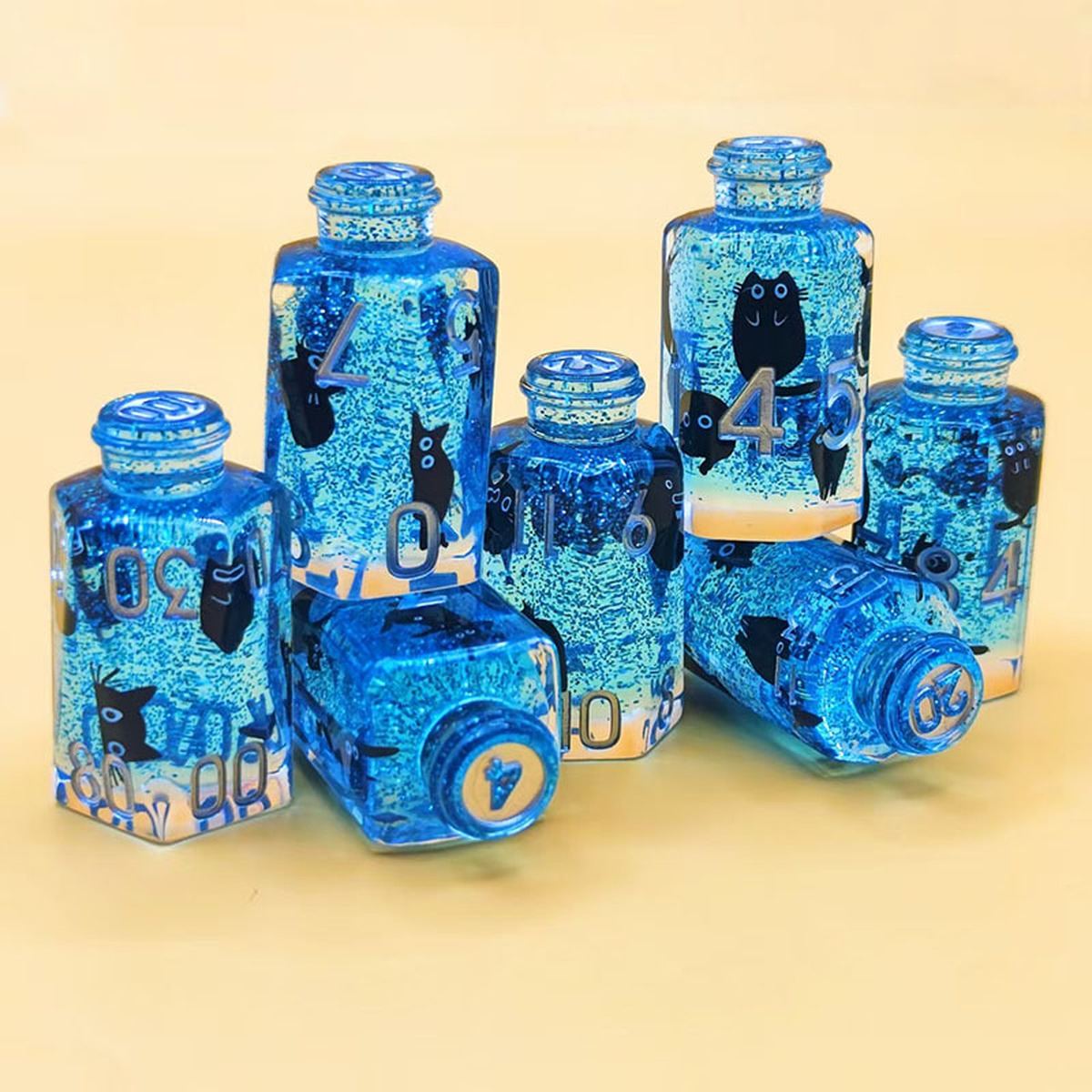 Familiar Spirit Potion Bottle Resin Dice Set detail 6